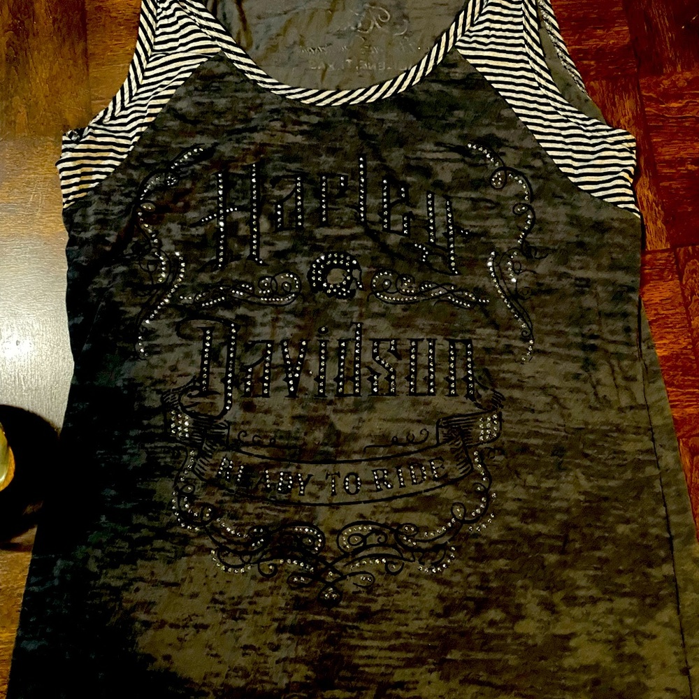 Sleeveless HD shirt